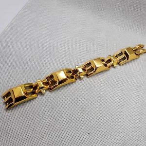 Stella & Dot chunky Gold Bracelet